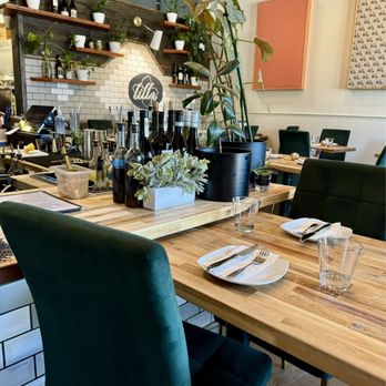 Lilla - The beautiful ambience. Plus, really high ceilings which made the place feel very open and comfortable. - Vegan Near Me - Portland, Oregon