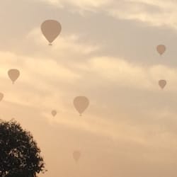 Kookaburra Hideaway - 10 hot air balloons overhead at 6am.  Amazing.