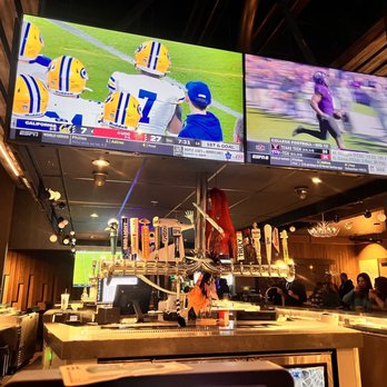 The Lodge at Starr - TV's are a plus - Pubs Near Me - Las Vegas, Nevada