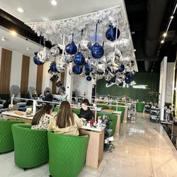 Lavella Nails Spa - Christmas Time Theme