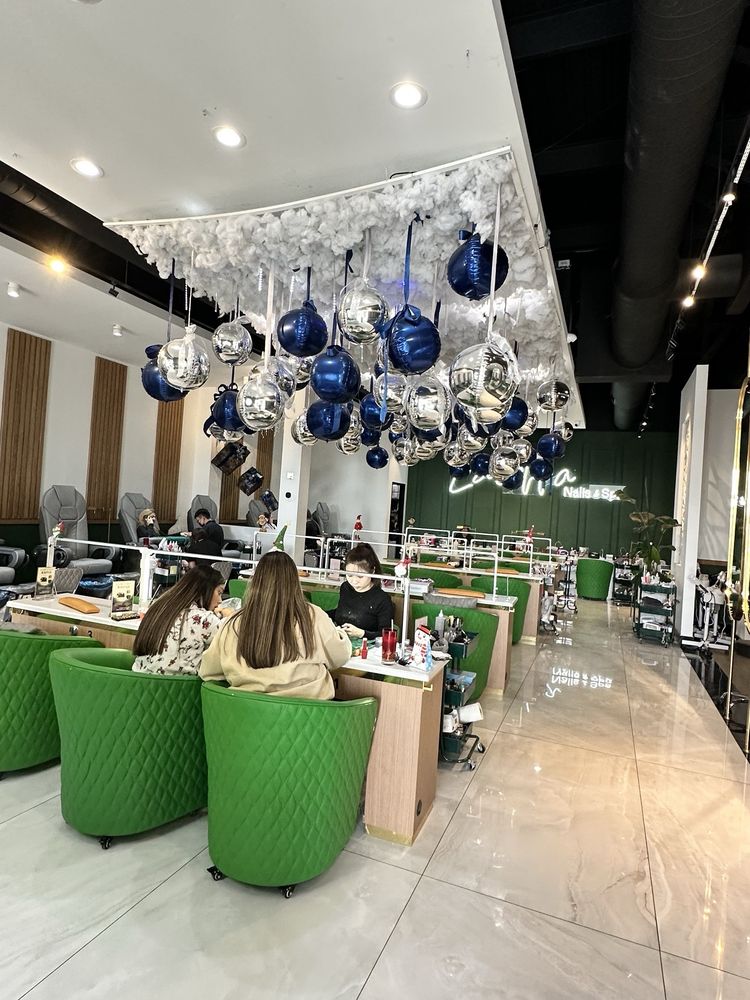 Lavella Nails Spa Logo