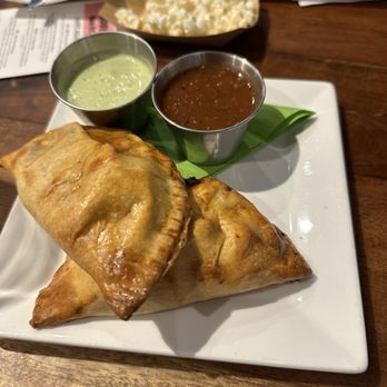 Screwtop Wine Bar - Chicken Empanadas - Wine Bars Near Me - Arlington, Virginia