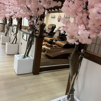 Lumi Spa - Pedicures - Day Spas Near Me - Braintree, Massachusetts
