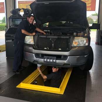 Take 5 Oil Change - Working bays - Oil Change Stations Near Me - Spring, Texas