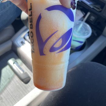 Taco Bell - I ordered vanilla cream and they gave me orange cream - Fast Food Near Me - Bristol, Virginia