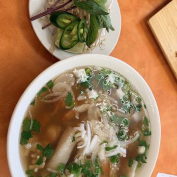 Com Tam Thuan Kieu - Pho seafood #12 with shrimp, fish fillet and calamari $15.99 - Vietnamese Near Me - Tucson, Arizona