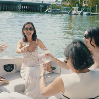 Gentle Wake - Boat Tours Near Me - Naples, Florida Gentle Wake - Boat Tours Near Me - Naples, Florida