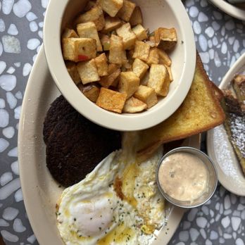 Underground Diner - Underground Breakfast Platter - Breakfast & Brunch Near Me - Atlanta, Georgia Underground Diner - Underground Breakfast Platter - Breakfast & Brunch Near Me - Atlanta, Georgia