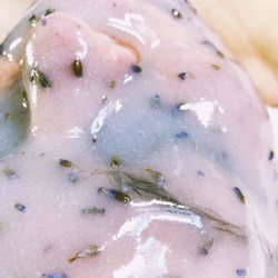 Soothing hydrojelly mask, with organic lavender.