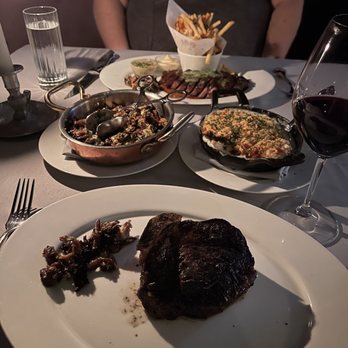 Maple & Ash - Steakhouses Near Me - Chicago, Illinois