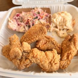 Fried Chicken - Classic Plate Mac Salad & Cole Slaw Fried Chicken - Classic Plate Mac Salad & Cole Slaw