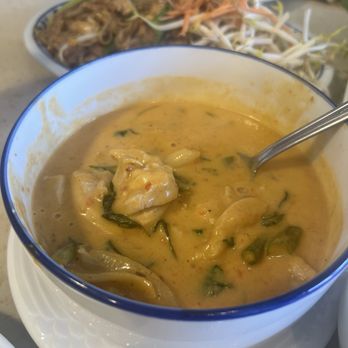 Thai Grindz & Laos Cuisine - Chicken Panang Curry - Thai Near Me - Honolulu, Hawaii
