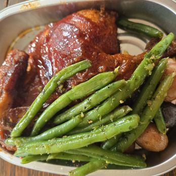 Moody's kitchen - Honey BBQ chicken - Bakeries Near Me - Williamsburg, Virginia