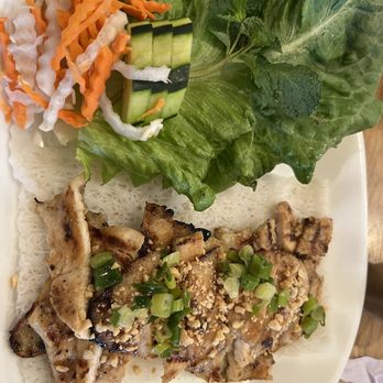 Saigonese - lemongrass Grilled CHICKEN With Thin Rice Noodle (Gluten) - Vietnamese Near Me - Hartsdale, New York