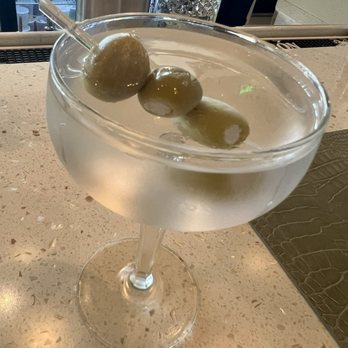 Florida Room - Dirty martini - Cocktail Bars Near Me - Fort Lauderdale, Florida Florida Room - Dirty martini - Cocktail Bars Near Me - Fort Lauderdale, Florida