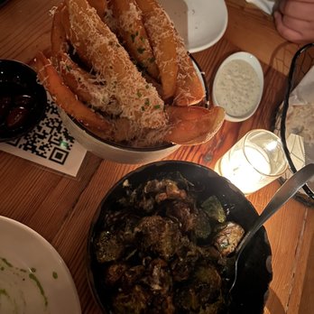 Figo Wine Bar - Fries and Brussels sprouts - Wine Bars Near Me - Chicago, Illinois