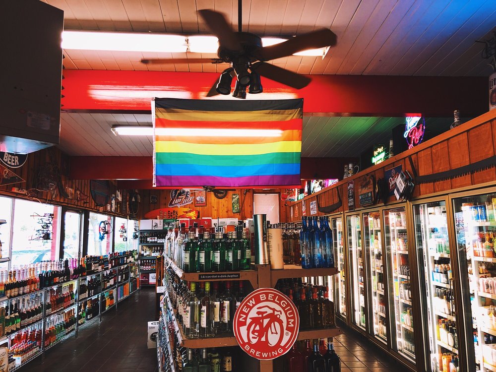 Miller's Liquor Logo