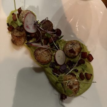 Marwan's Global Bistro - Scallops with snap pea purée - Cafes Near Me - Port Perry, Ontario