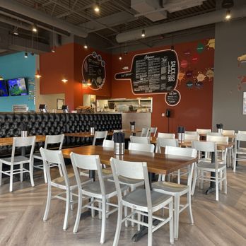 Sauce on the Side - interior - Italian Near Me - Carmel, Indiana