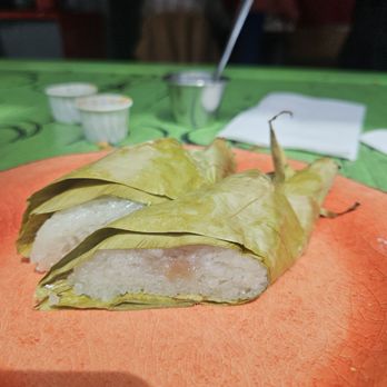 E-Jae Pak Mor - Taro sticky rice - Thai Near Me - Seattle, Washington