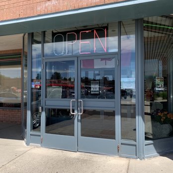 Mandarin Restaurant - Mandarin London - storefront entrance - Chinese Near Me - London, Ontario Mandarin Restaurant - Mandarin London - storefront entrance - Chinese Near Me - London, Ontario