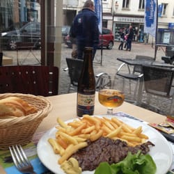 Le Victo' - A simple "Steack Frites" with a Duche de Longville cider to boot.  Doesn't get a whole lot better.