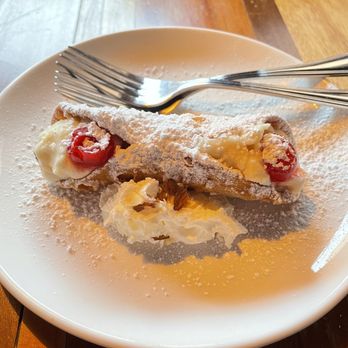 Altura Lounge and Bistro - Cannoli - Pizza Near Me - Salinas, California Altura Lounge and Bistro - Cannoli - Pizza Near Me - Salinas, California