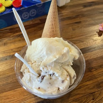 Black Rock Dessert - 1 scoop of creamy vanilla and chocolate banana nut on a sugar cone - Desserts Near Me - Reno, Nevada Black Rock Dessert - 1 scoop of creamy vanilla and chocolate banana nut on a sugar cone - Desserts Near Me - Reno, Nevada