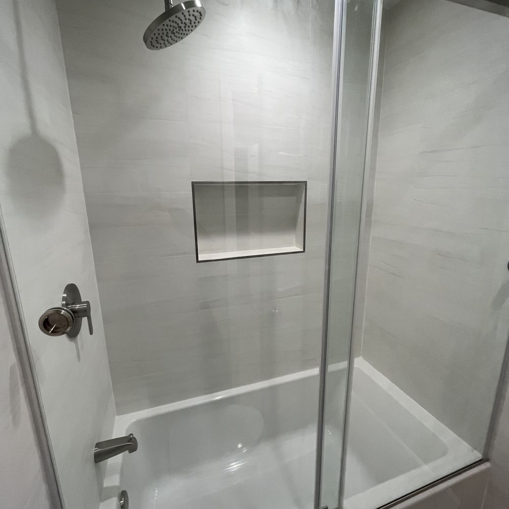 Lux Kitchen and Bath Remodeling - Guest bath shower - General Contractors Near Me - Irvine, California