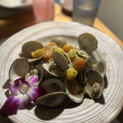 Islander Resort - Pasta and clams