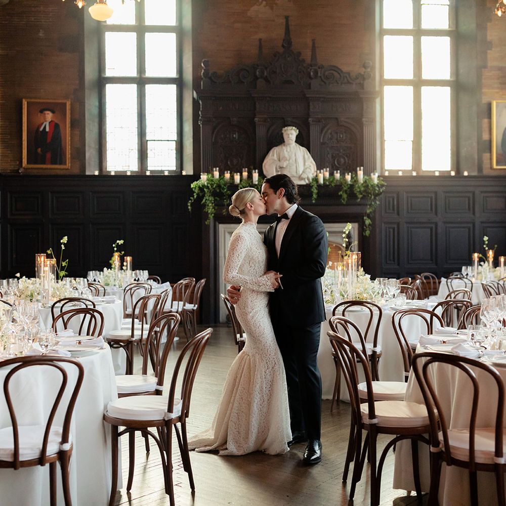 HOTEL AMORE Guide Part II: Big Black Book on Berlins Best Galleries, Shops,  Markets, Sport, Yoga and Wellness Places, image size:1000x1000