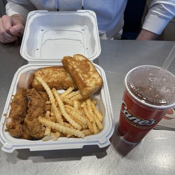 Raising Cane's Chicken Fingers - Tenders meal - Fast Food Near Me - Towson, Maryland