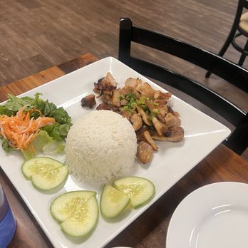 Pho Brother - Chicken rice plate - Vietnamese Near Me - Corona, California