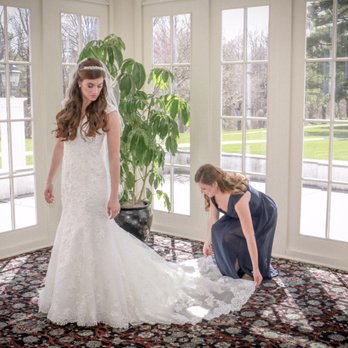 Deerfield - The sunlight streaming in from the cocktail area makes it a perfect spot for bridal portraits! - Venues & Event Spaces Near Me - Newark, Delaware Deerfield - The sunlight streaming in from the cocktail area makes it a perfect spot for bridal portraits! - Venues & Event Spaces Near Me - Newark, Delaware