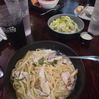Ciao Bella - Fettuccine Alfredo with Chicken - Pizza Near Me - Prescott Valley, Arizona Ciao Bella - Fettuccine Alfredo with Chicken - Pizza Near Me - Prescott Valley, Arizona