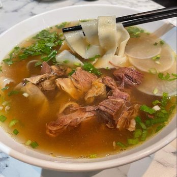 GB Hand-pulled Noodles - Braised Beef Brisket with Medium Wide Noodles ($13.99) - Chinese Near Me - Toronto, Ontario