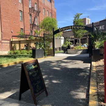 Barrel House Cafe & Bar - Cocktail Bars Near Me - Washington, DC, District of Columbia