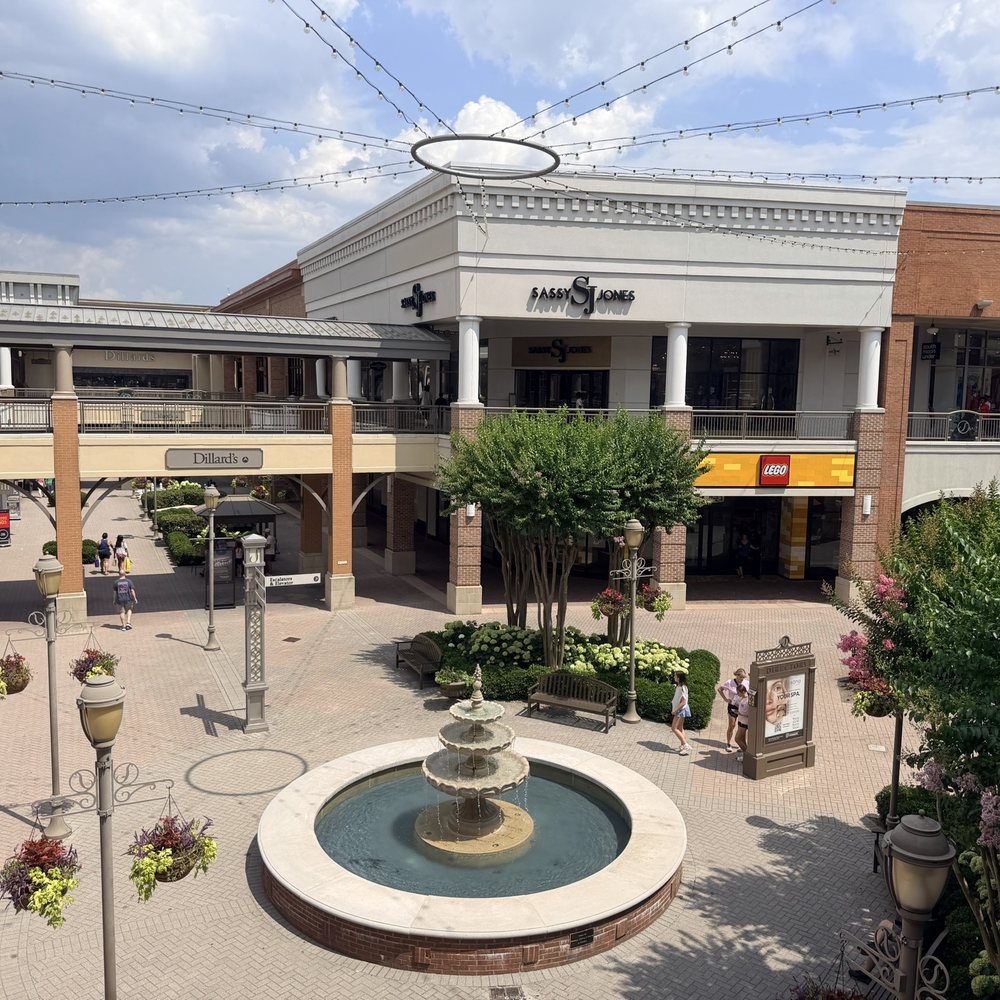 Short Pump Town Center - Shopping Centers Near Me - Richmond, Virginia