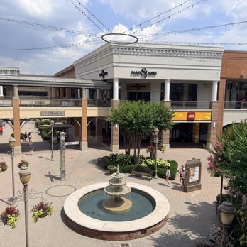 Short Pump Town Center - Shopping Centers Near Me - Richmond, Virginia