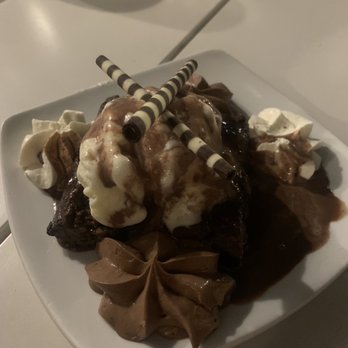 George's At Alys Beach - Warm chocolate toffee goo - New American Near Me - Alys Beach, Florida George's At Alys Beach - Warm chocolate toffee goo - New American Near Me - Alys Beach, Florida