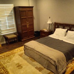 Reliable Moving Team - Correct furniture replacement after a move is key!