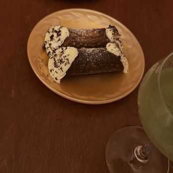 Hendrix & Siena - French silk pie cannoli - Italian Near Me - Hopkins, Minnesota Hendrix & Siena - French silk pie cannoli - Italian Near Me - Hopkins, Minnesota