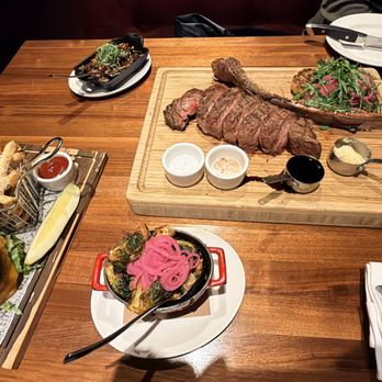 Michael Jordan's Steak House - Chicago - Steakhouses Near Me - Chicago, Illinois Michael Jordan's Steak House - Chicago - Steakhouses Near Me - Chicago, Illinois