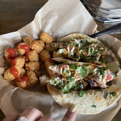 Poachers Pub - Chicken tacos