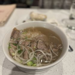 Viet House - Viet House Special Pho (Beef Broth, Filet Mignon Steak, Brisket, Tenderloin, Beef Shank, Rice Noodles, Onions, Scallions (cilantro))