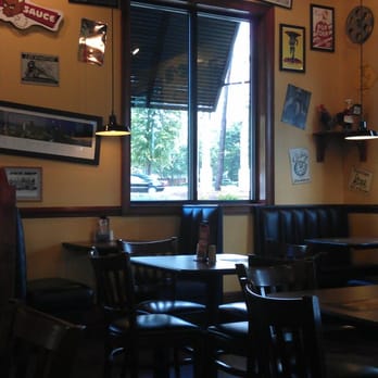 Zaxbys - Dining room - Fast Food Near Me - Charlotte, North Carolina