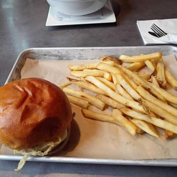 Fegley's Bethlehem Brew Works - Meatloaf Sandwich &  High Gravity Mac 'n' Cheese - American Near Me - Bethlehem, Pennsylvania