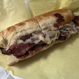 Aks Hot Pastrami