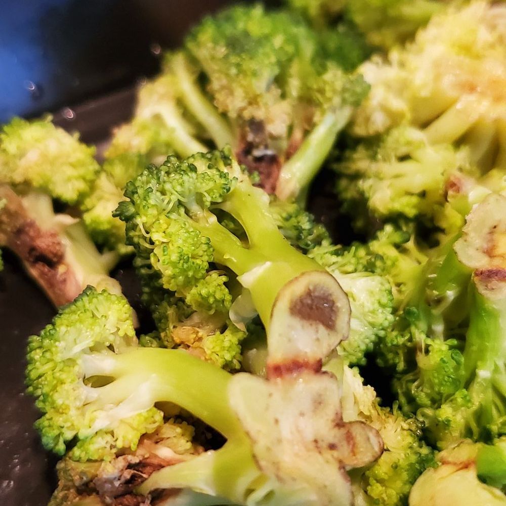 Applebee's Grill + Bar - Disgusting rotten bug filled broccoli. This is what Applebee's serves to Customers who order delivery! - Sports Bars Near Me - Burlington, North Carolina Applebee's Grill + Bar - Disgusting rotten bug filled broccoli. This is what Applebee's serves to Customers who order delivery! - Sports Bars Near Me - Burlington, North Carolina