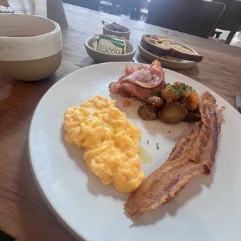 Farmshop - New American Near Me - Santa Monica, California